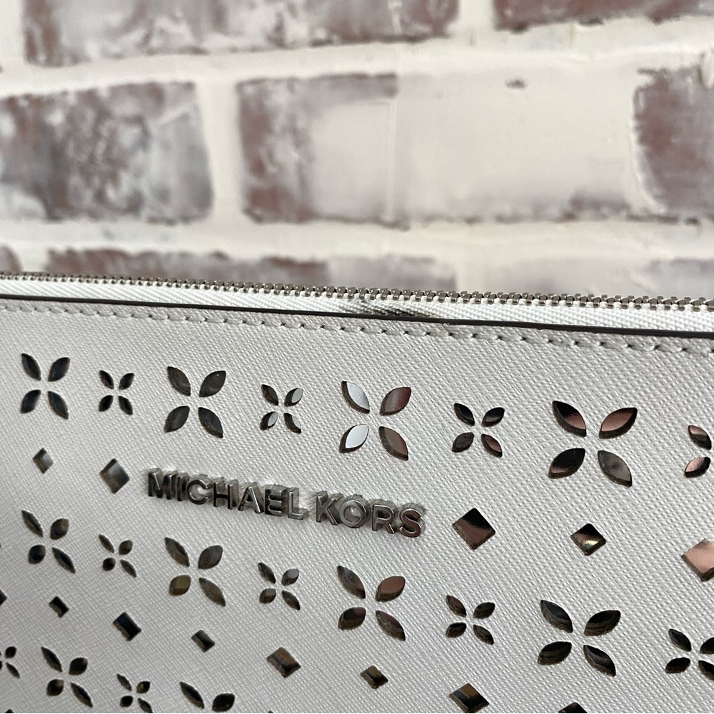 Micheal Kors • XL Laser Cut Leather Clutch • Perforated Floral Geometric Pattern - Picture 9 of 15